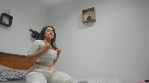 Snapshot of girl_sweet09 chatting on 7, 10, 2025 girl_sweet09 online show from 7, 10, 2025
