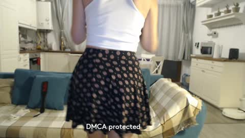 Girlfriend online show from 2, 1, 2025