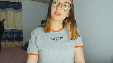 Snapshot of girlsativa chatting on 19, 12, 2024 Maze Thumbs up online show from 19, 12, 2024