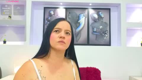 Snapshot of girsl_hot chatting on 16, 7, 2026 Violeta y Samantha online show from 16, 7, 2026