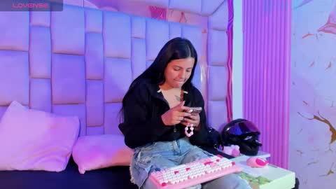 Snapshot of gisell_squirt chatting on 4, 6, 2026 gisell_squirt online show from 4, 6, 2026