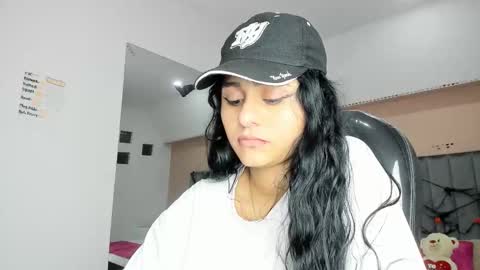 GISELLE ROLDAN online show from 16, 10, 2025