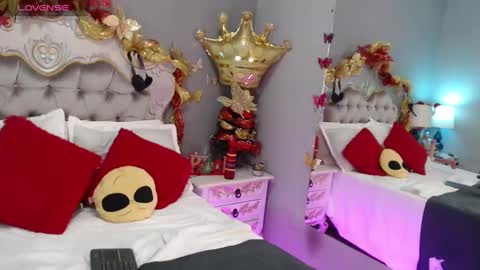 GiselleNoah online show from 30, 12, 2024