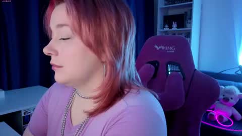 Snapshot of gitera_ chatting on 12, 6, 2026 AlexaMillis online show from 12, 6, 2026