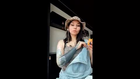 Snapshot of give_me_orgasms chatting on 21, 12, 2025 Nice to meet you my name is Heyli online show from 21, 12, 2025