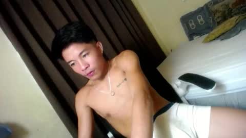 Snapshot of glenndou_daxs chatting on 4, 10, 2025 glenndou_daxs online show from 4, 10, 2025