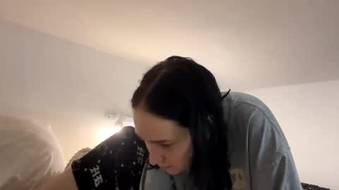 Snapshot of glennissawhill chatting on 14, 10, 2025 Bella online show from 14, 10, 2025