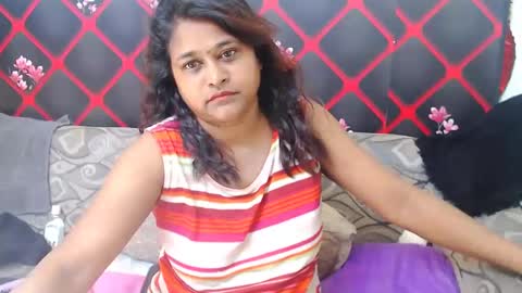 glitter candy online show from 8, 3, 2025