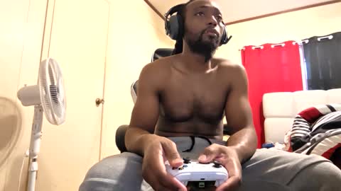 Snapshot of glomightyj chatting on 17, 1, 2026 glomightyj online show from 17, 1, 2026