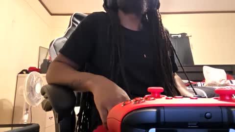 Snapshot of glomightyj chatting on 1, 4, 2026 glomightyj online show from 1, 4, 2026