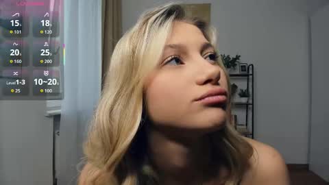 Snapshot of glossybabe_ chatting on 6, 10, 2025 Cherry online show from 6, 10, 2025