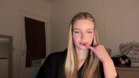 glow_angel online show from 21, 1, 2025