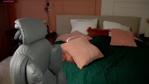 Snapshot of glow_margo chatting on 24, 4, 2026 Margo online show from 24, 4, 2026