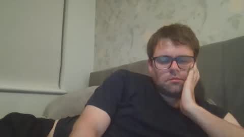 Snapshot of glrev61 chatting on 14, 5, 2026 glrev61 online show from 14, 5, 2026