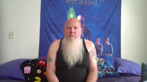 Snapshot of gnomebeard chatting on 11, 10, 2025 Gnomebeard online show from 11, 10, 2025