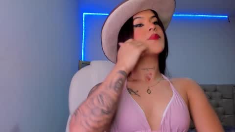 Snapshot of goddess_ariluz chatting on 16, 12, 2024 Ariluz online show from 16, 12, 2024