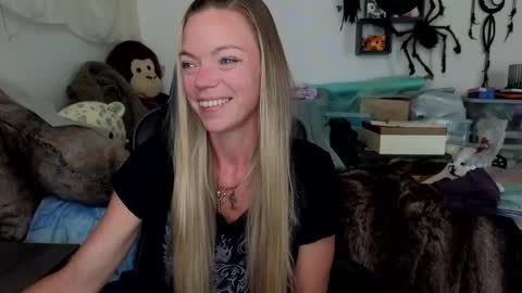 Patricia Mars           Goddess of Mars twitter thegoddessmindy online show from 16, 10, 2025