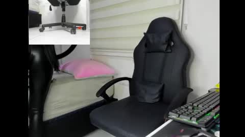 goddess_of_pigs online show from 20, 12, 2025