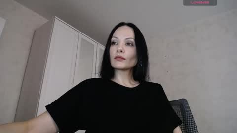 Snapshot of goddess_perfect_legs chatting on 20, 11, 2025 Oksana online show from 20, 11, 2025