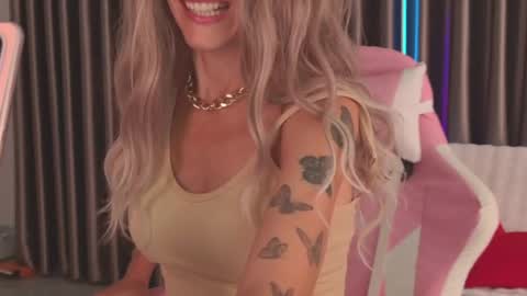 Snapshot of goddess_stars chatting on 29, 4, 2026 Katarina online show from 29, 4, 2026