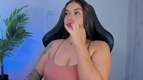 Miss Veronica  - The Supreme   online show from 2, 4, 2026