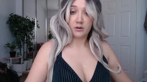 Snapshot of goddessemmy chatting on 6, 5, 2026 Goddess Emmy online show from 6, 5, 2026