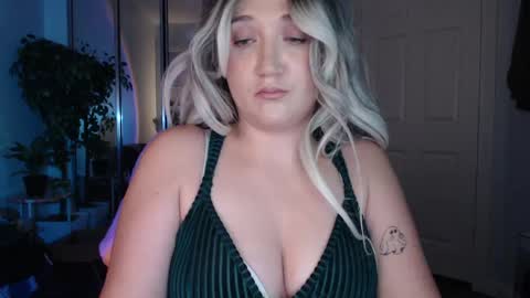 Snapshot of goddessemmy chatting on 11, 5, 2026 Goddess Emmy online show from 11, 5, 2026