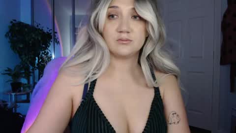 Snapshot of goddessemmy chatting on 14, 5, 2026 Goddess Emmy online show from 14, 5, 2026