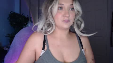 Snapshot of goddessemmy chatting on 24, 5, 2026 Goddess Emmy online show from 24, 5, 2026
