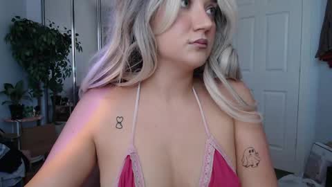 Snapshot of goddessemmy chatting on 28, 5, 2026 Goddess Emmy online show from 28, 5, 2026