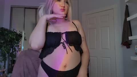 Snapshot of goddessemmy chatting on 3, 8, 2026 Goddess Emmy online show from 3, 8, 2026