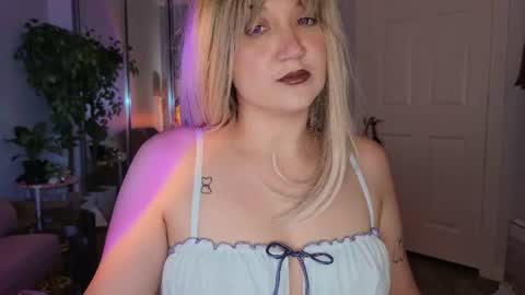 Snapshot of goddessemmy chatting on 4, 8, 2026 Goddess Emmy online show from 4, 8, 2026