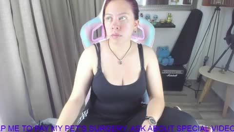 Snapshot of goddessjessica_roger chatting on 4, 5, 2026 Goddess Jessica and slave Roger online show from 4, 5, 2026
