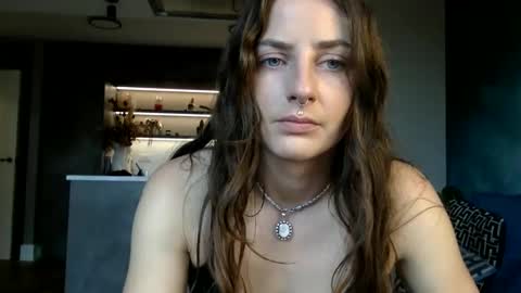 Snapshot of goddessmiamuse chatting on 7, 10, 2025 goddessmiamuse online show from 7, 10, 2025