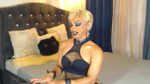 Snapshot of goddessxbeatrice chatting on 29, 11, 2025 call me BEA online show from 29, 11, 2025