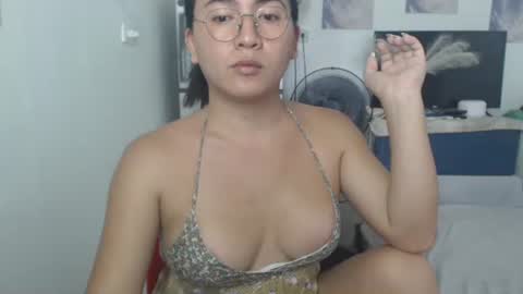 Snapshot of goldbella_ chatting on 31, 5, 2026 bella online show from 31, 5, 2026