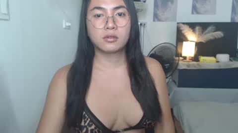 Snapshot of goldbella_ chatting on 7, 6, 2026 bella online show from 7, 6, 2026