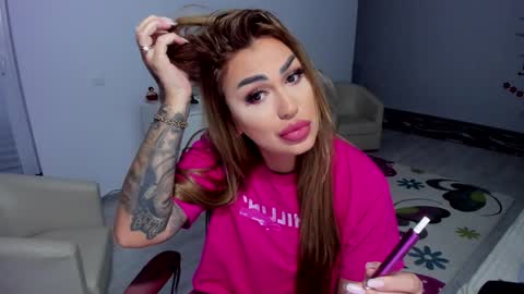 Nicole.. online show from 5, 2, 2025