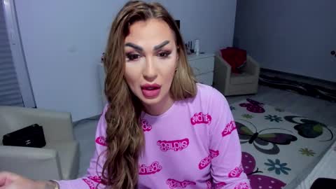 Nicole.. online show from 10, 2, 2025