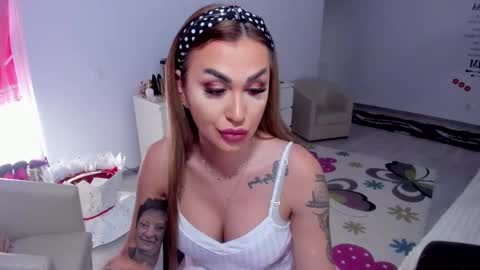 Nicole.. online show from 26, 2, 2025