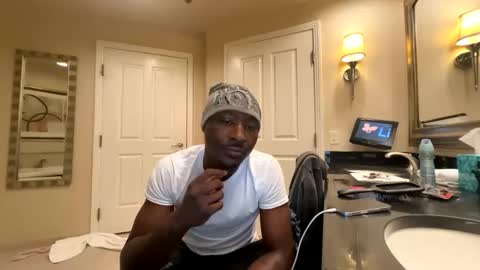 goldenapo online show from 3, 3, 2026