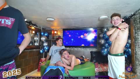 Snapshot of goldenjoi chatting on 20, 12, 2024 GOLDENJOI online show from 20, 12, 2024