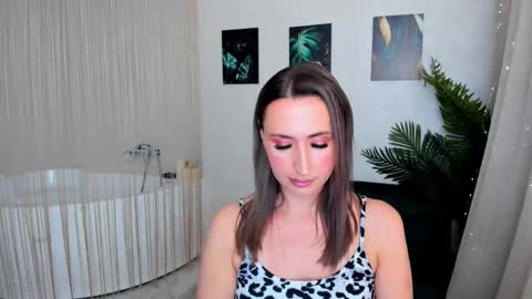 Olivia online show from 28, 9, 2025