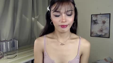 Lily is Gold online show from 25, 11, 2025