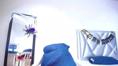 Snapshot of goldenn_ass1 chatting on 24, 10, 2025 goldenn_ass1 online show from 24, 10, 2025