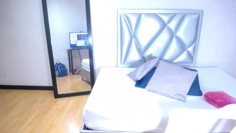 Snapshot of goldenn_ass1 chatting on 6, 11, 2025 goldenn_ass1 online show from 6, 11, 2025