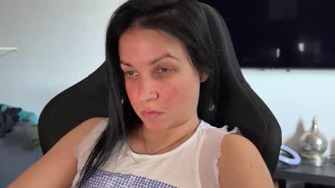 Snapshot of goldentitty chatting on 25, 5, 2026 GOLDENTITTY online show from 25, 5, 2026
