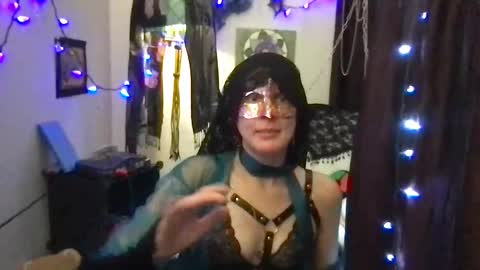 Snapshot of goldynsilvyrempress chatting on 25, 4, 2026 goldynsilvyrempress online show from 25, 4, 2026