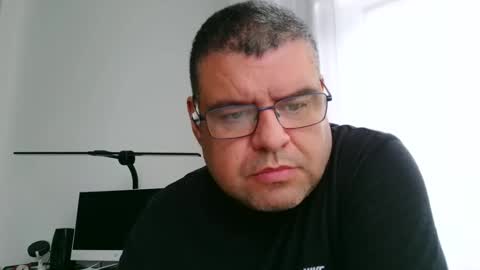 gomezgonz5 online show from 3, 10, 2025