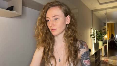 Polly online show from 16, 11, 2025